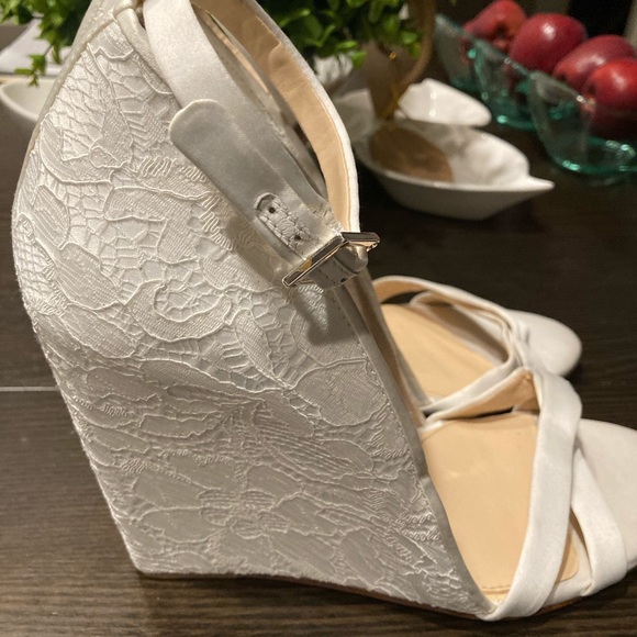 Imagine Vince Camuto - Picture 2 of 10